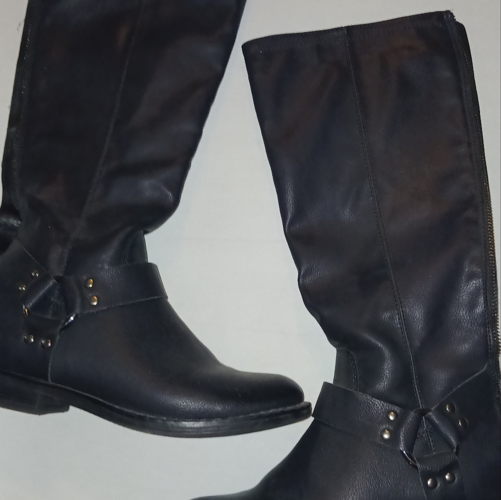 TREND ALERT! FALL 24 sz 6 black knee boots harness with pewter hardware